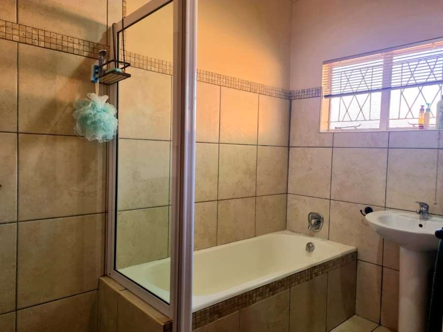 4 Bedroom Property for Sale in Monument Heights Northern Cape